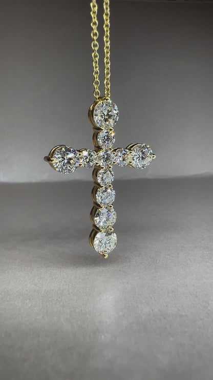 Graduated Diamond Cross