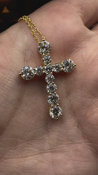 Graduated Diamond Cross